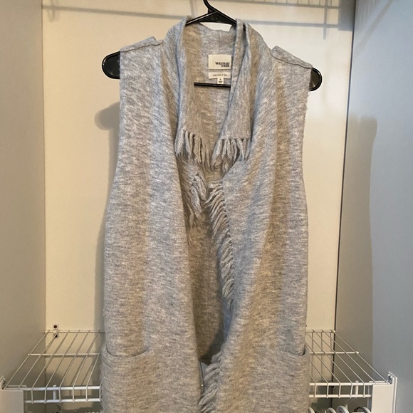 SOLD!!!! ARITZIA CARDIGAN - Picture 1 of 4